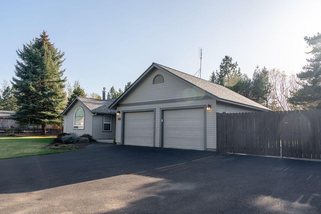 61275 Victory Loop Bend, OR 97702 - Photo 58 of 59 AR300012-HDR