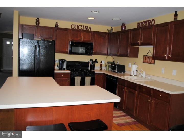 243 Larkspur Lane Hatfield, PA 19440 - Photo 5 of 24 Kitchen
