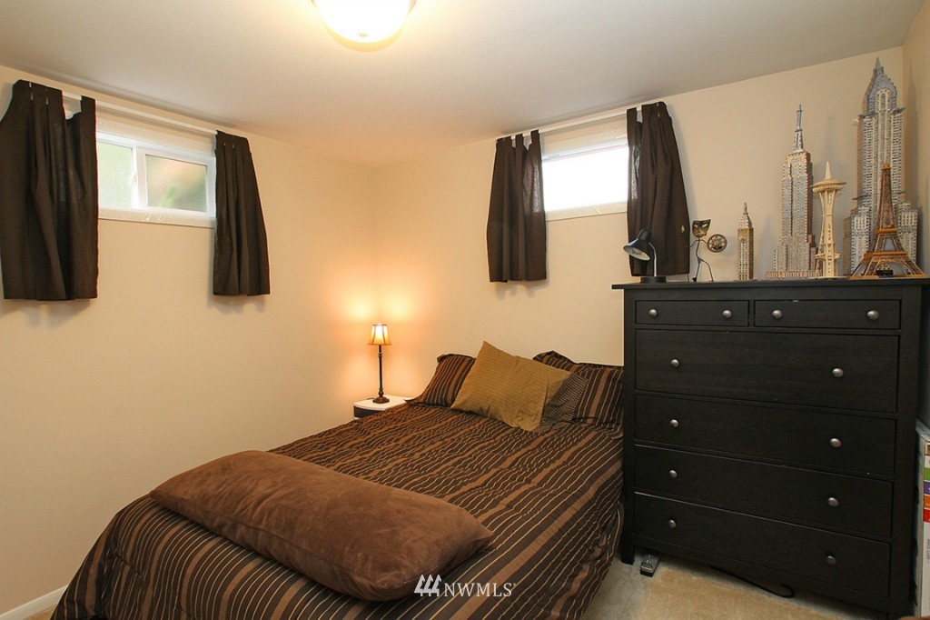 510 Southwest Langston Road Renton, WA 98057 - Photo 11 of 15