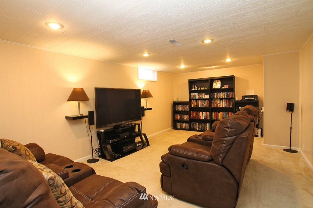 510 Southwest Langston Road Renton, WA 98057 - Photo 7 of 15