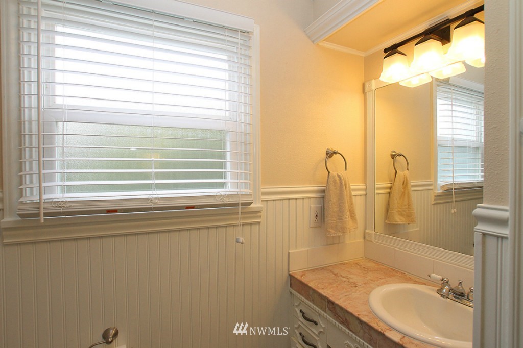 510 Southwest Langston Road Renton, WA 98057 - Photo 10 of 15