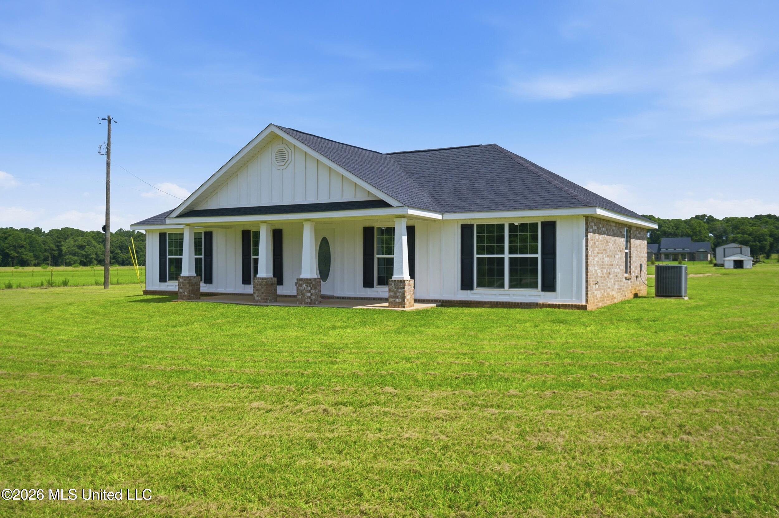 15450 Constitution Road Moss Point, MS 39562 - Photo 3 of 66 IMG_2348