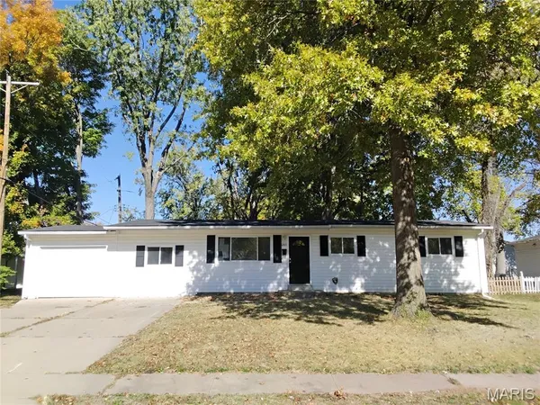 $2,000 | 1285 Pamela Drive, Florissant, MO 63031