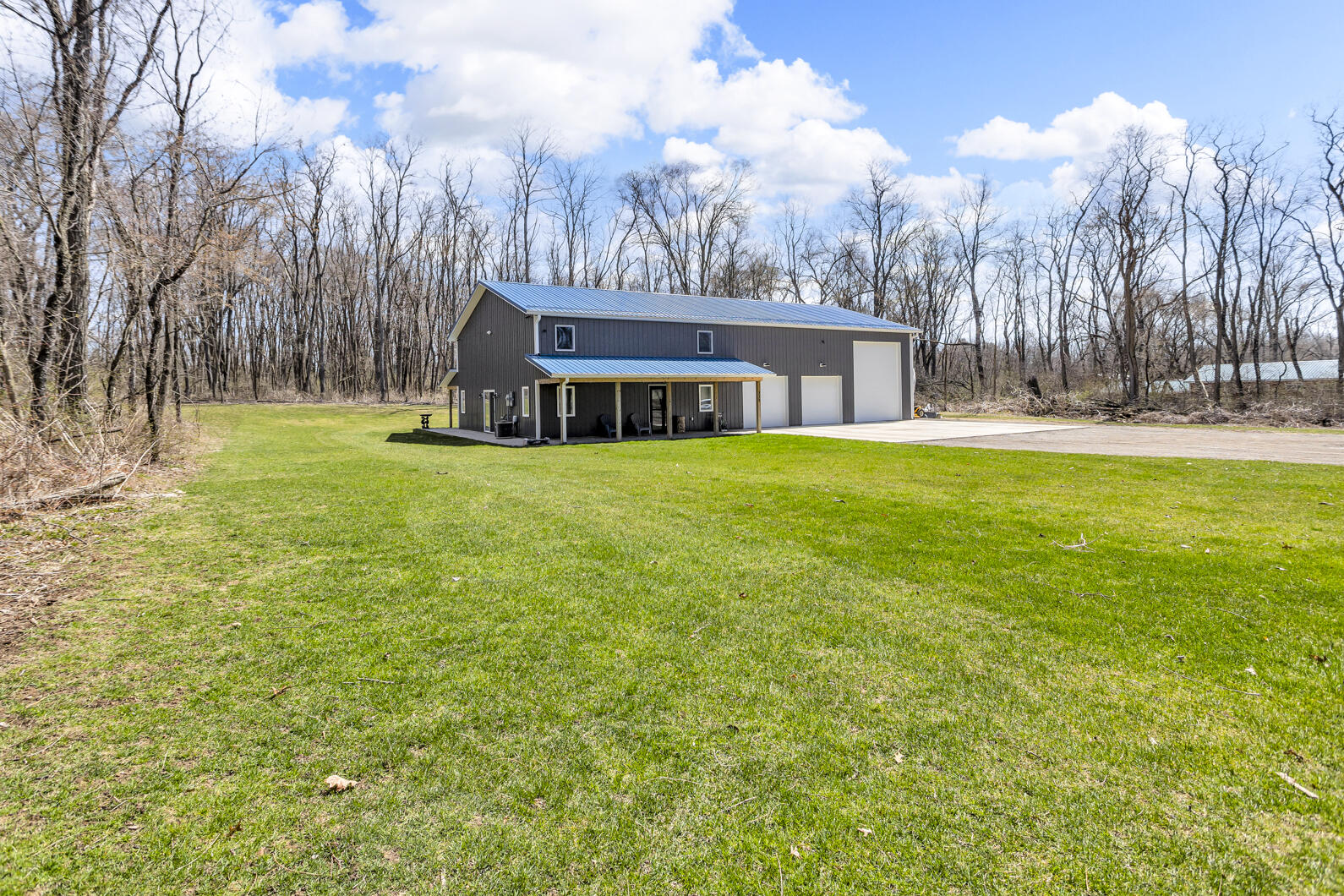 229 South Sutton Road Jackson, MI 49203 - Photo 1 of 35 0N0A9997