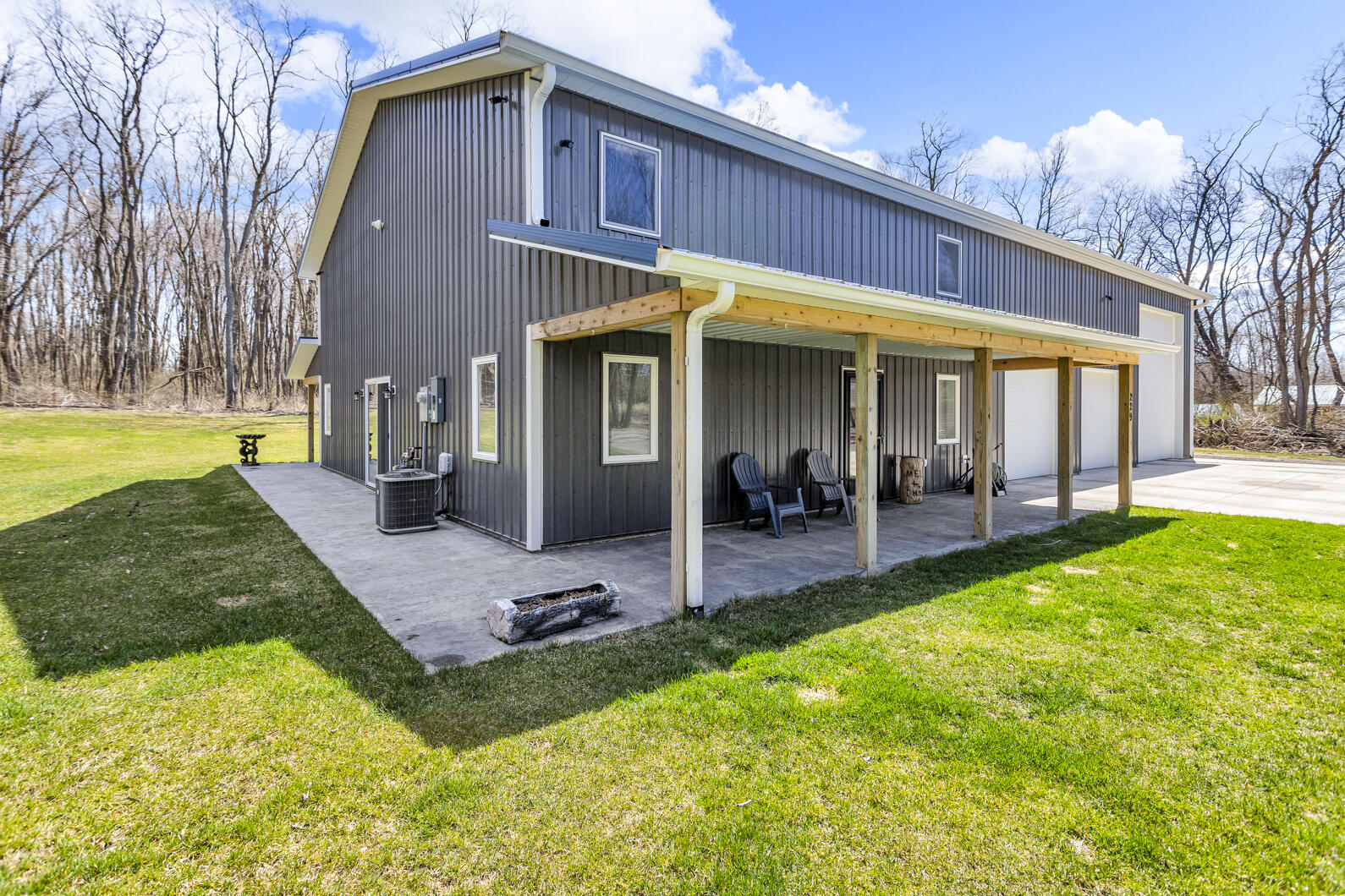 229 South Sutton Road Jackson, MI 49203 - Photo 2 of 35 0N0A9998