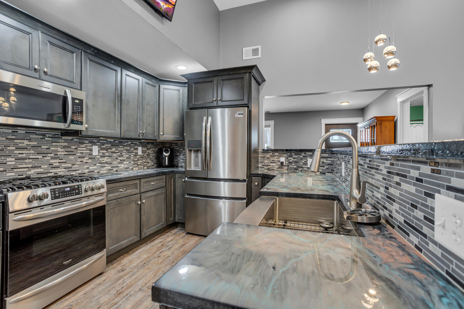 229 South Sutton Road Jackson, MI 49203 - Photo 8 of 35 0N0A4919