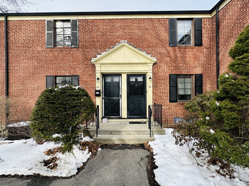 44 Pierce Road, Unit 44 Watertown, MA 02472 - Photo 1 of 11 Gallery Image 1