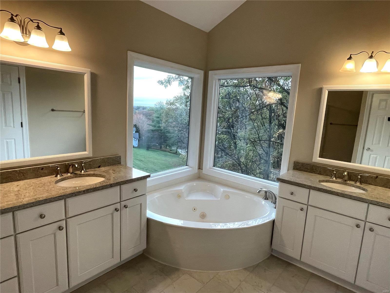 1205 Turnberry Ridge Court Chesterfield, MO 63005 - Photo 17 of 33 Gallery Image 17