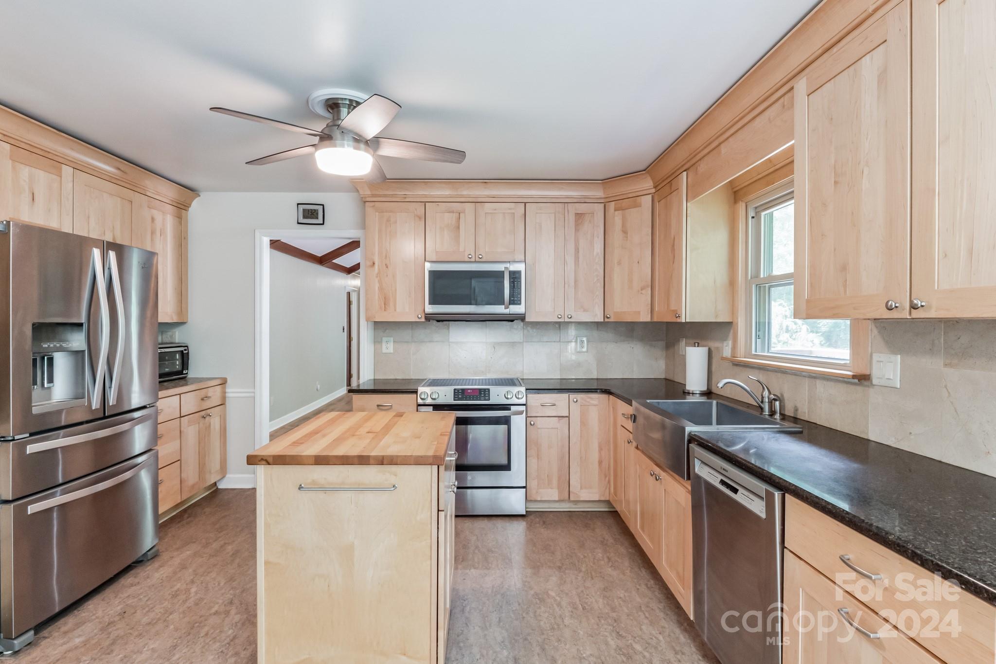 7327 Leesburg Road Charlotte, NC 28215 - Photo 11 of 31 Gallery Image 11