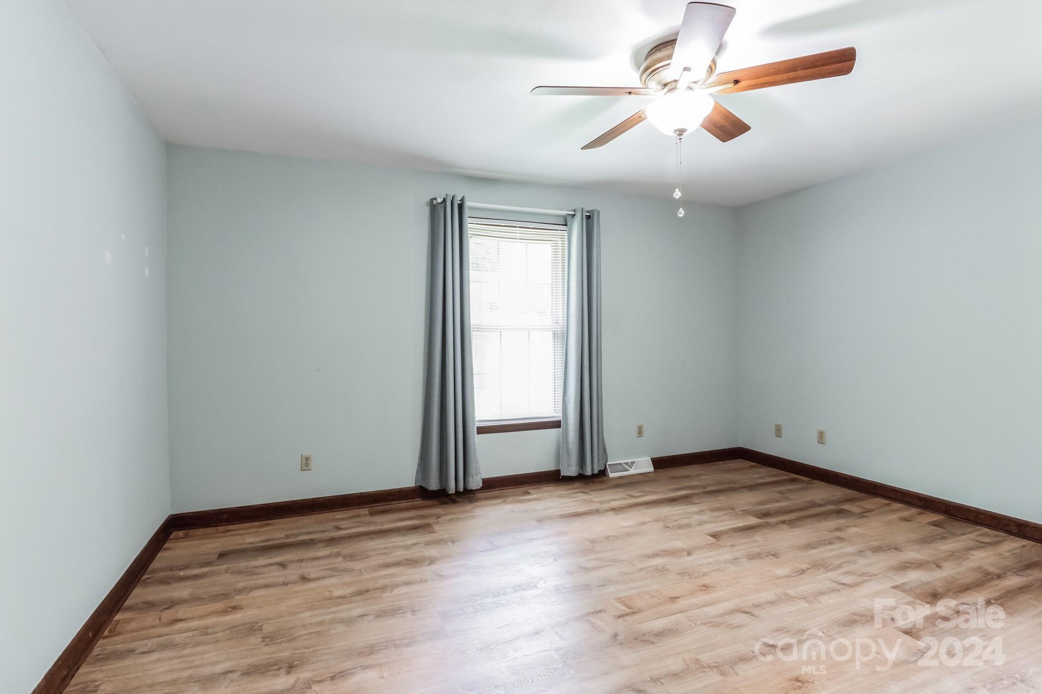 7327 Leesburg Road Charlotte, NC 28215 - Photo 18 of 31 Gallery Image 18