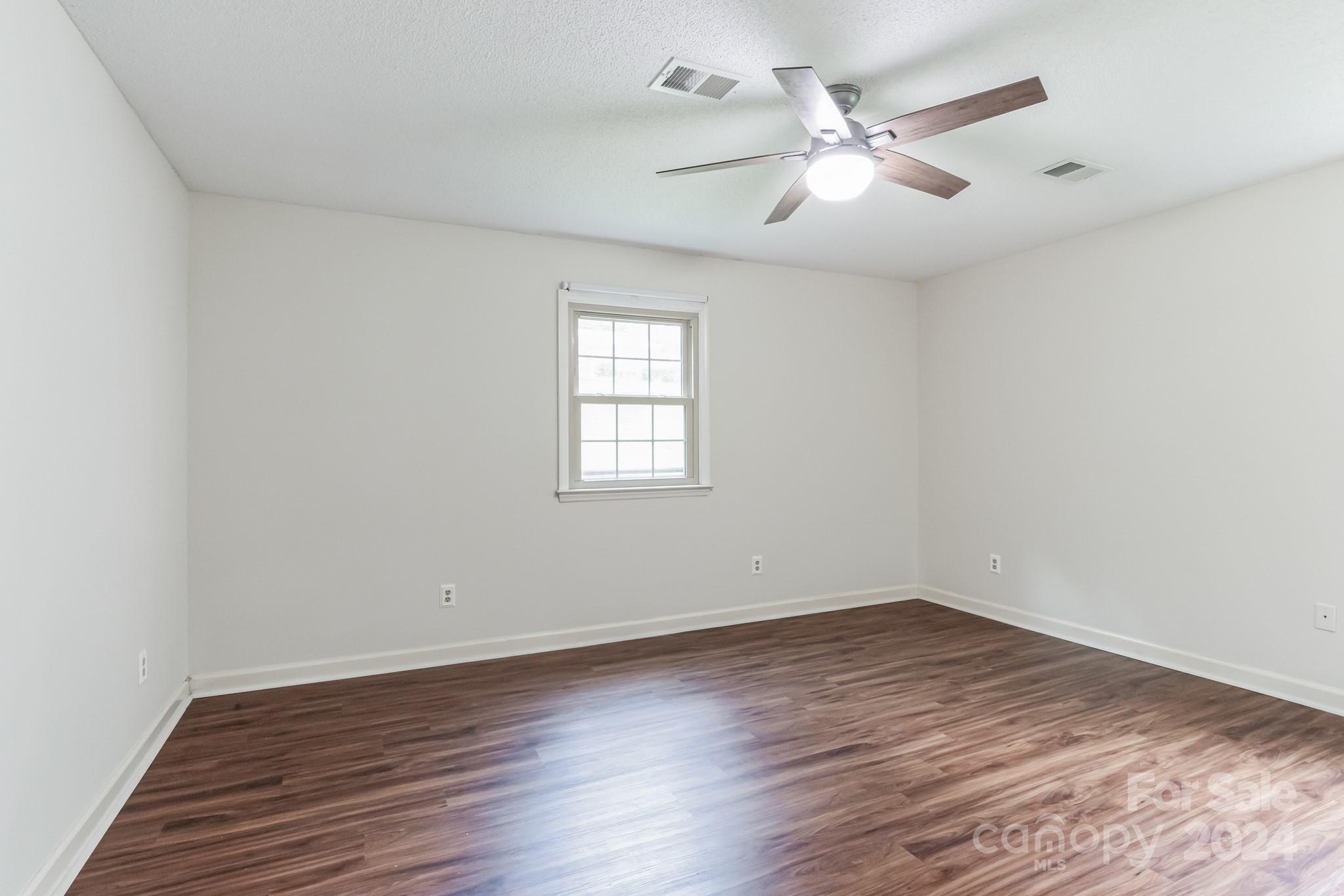7327 Leesburg Road Charlotte, NC 28215 - Photo 26 of 31 Gallery Image 26