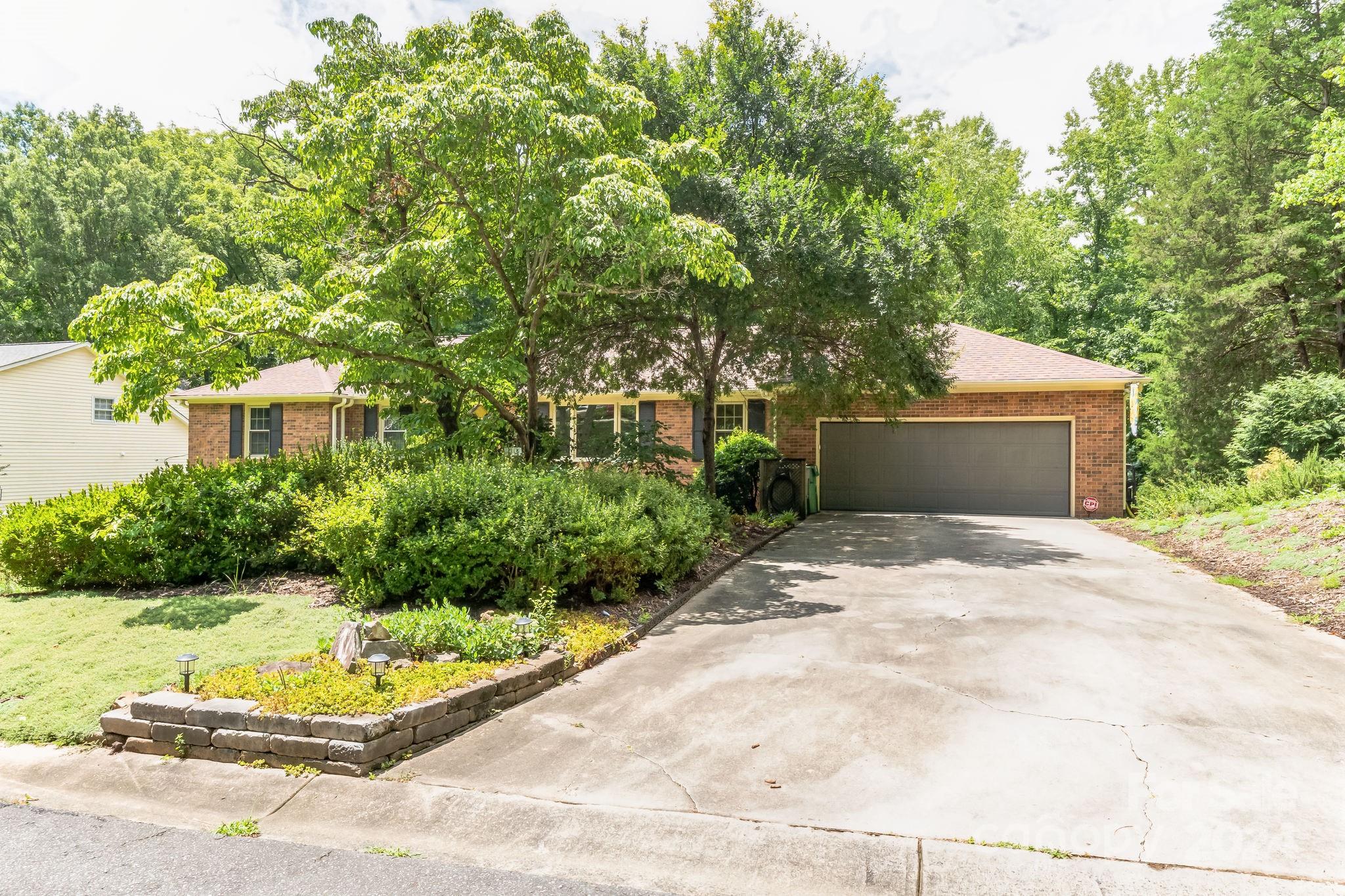 7327 Leesburg Road Charlotte, NC 28215 - Photo 3 of 31 Gallery Image 3