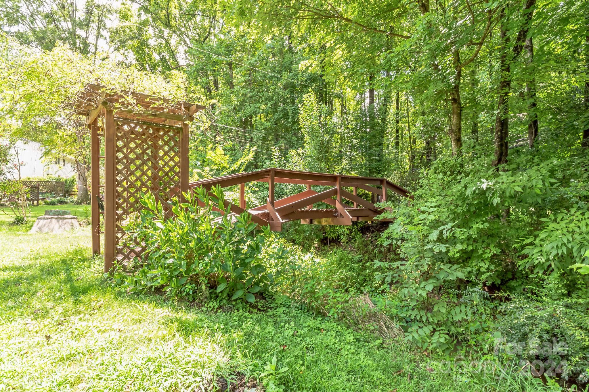 7327 Leesburg Road Charlotte, NC 28215 - Photo 9 of 31 Gallery Image 9