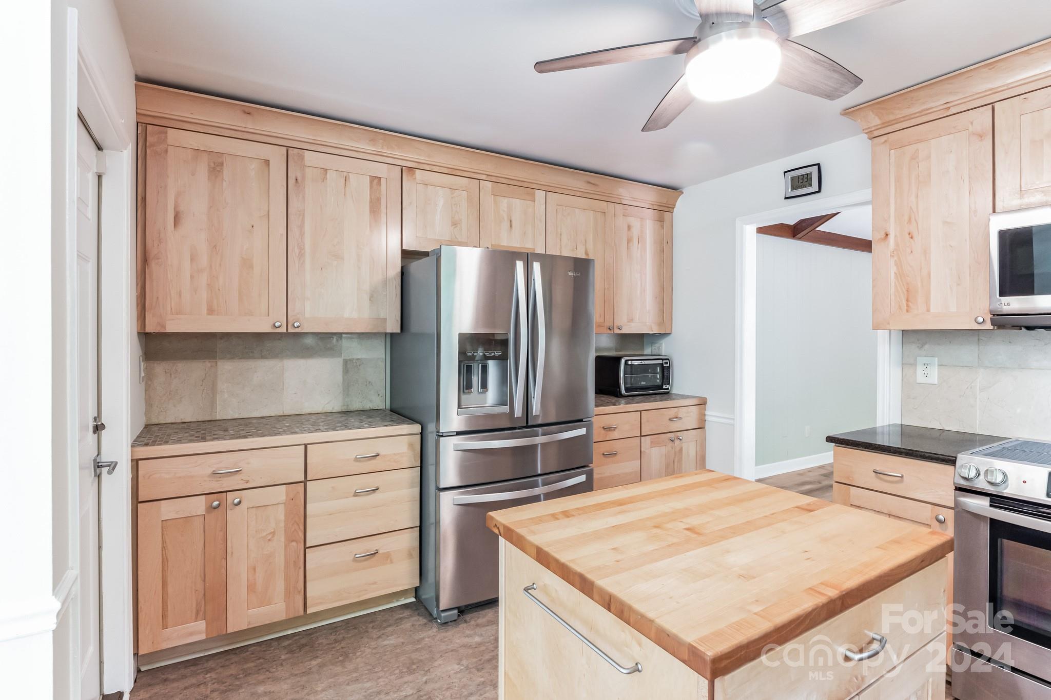 7327 Leesburg Road Charlotte, NC 28215 - Photo 10 of 31 Gallery Image 10