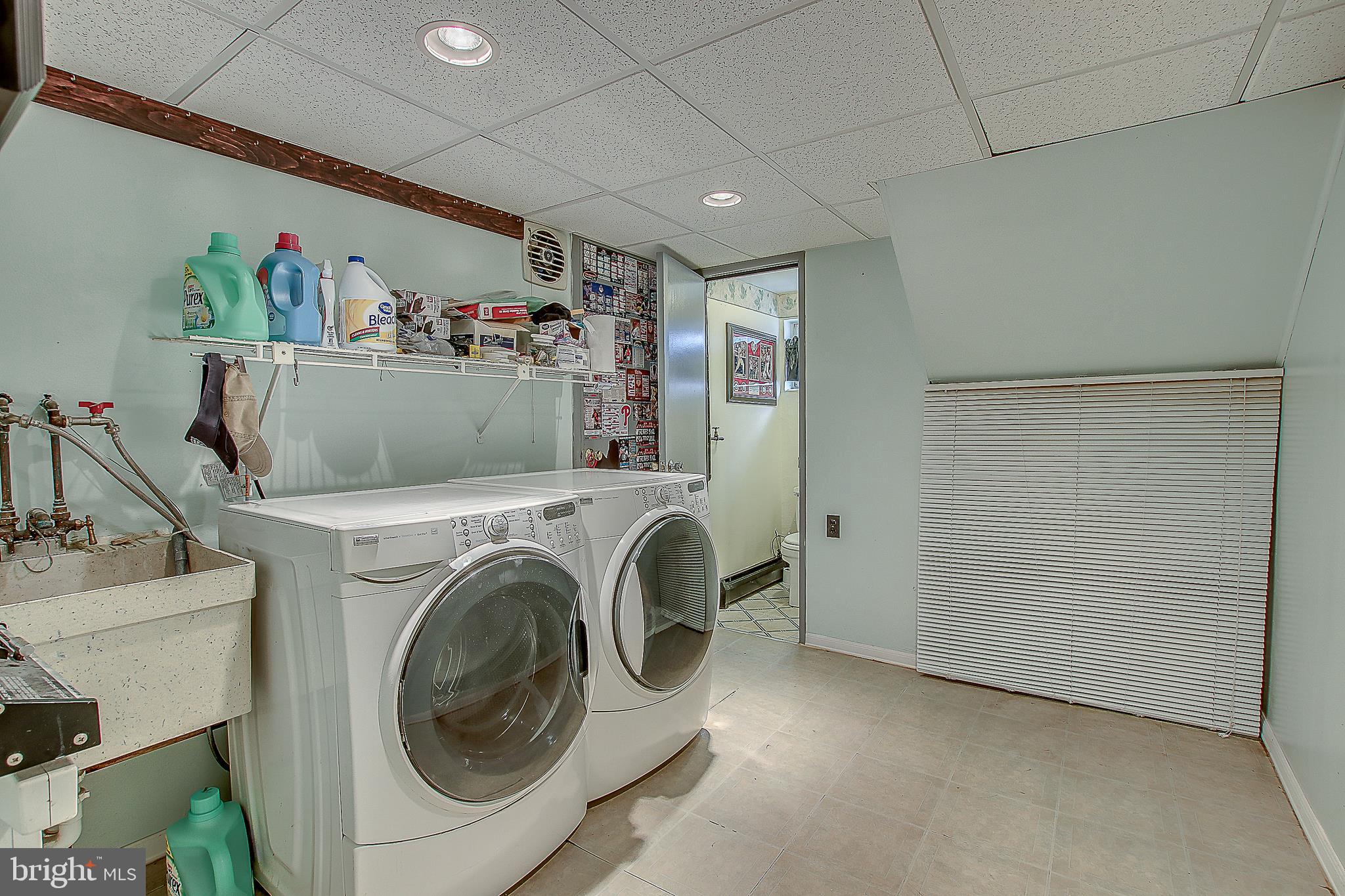 10932 East Keswick Road Philadelphia, PA 19154 - Photo 23 of 30 Laundry