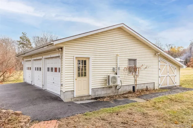 $459,900 | 1896 Rte 44 55, Modena, NY 12548