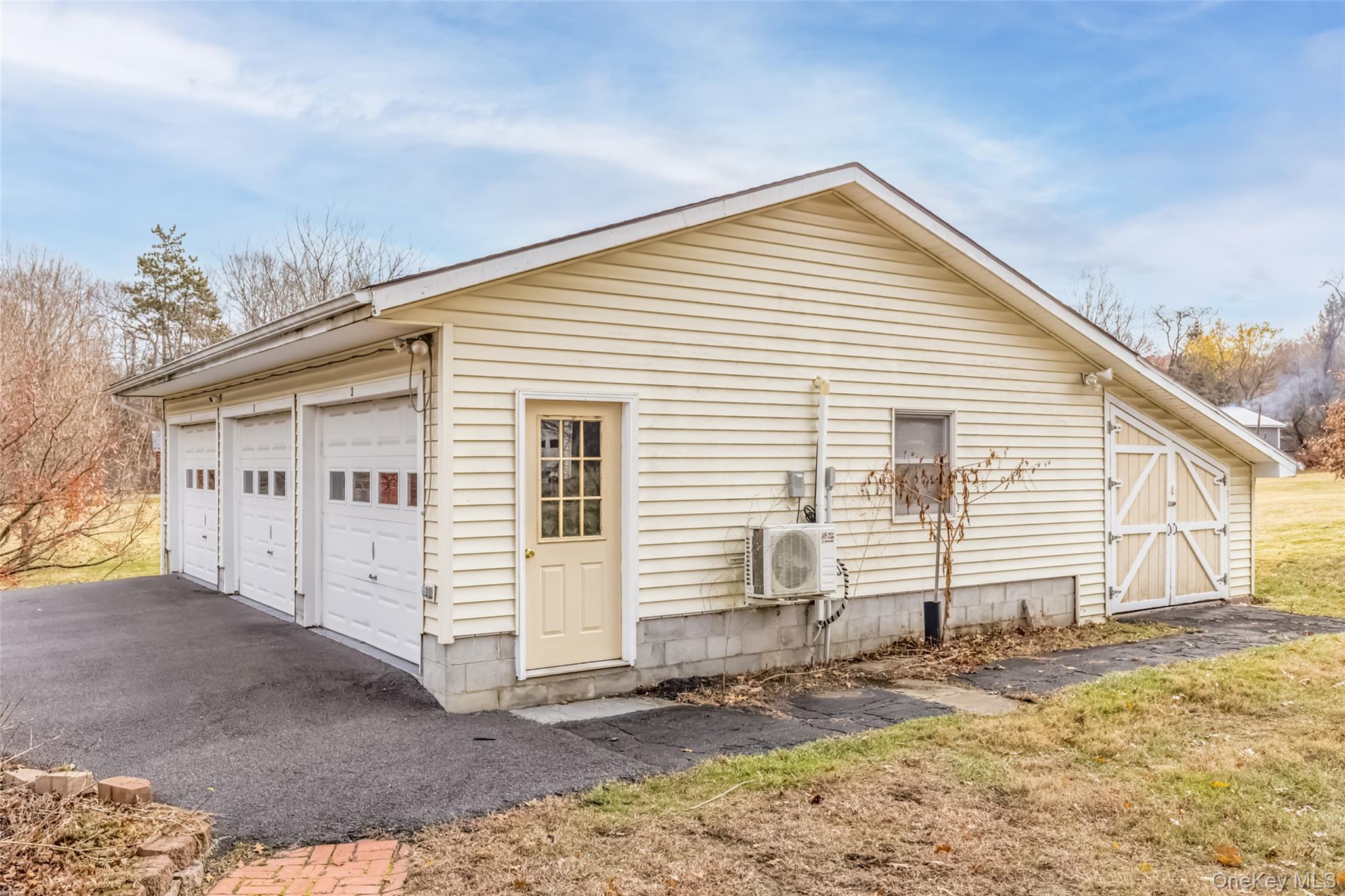 1896 Rte 44 55 Modena, NY 12548 - Photo 9 of 48 View of detached garage