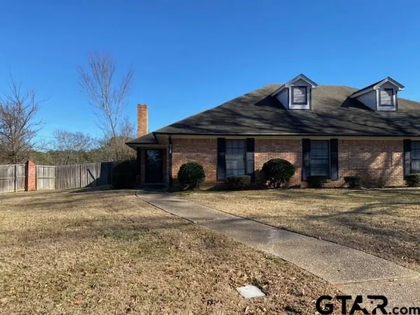 $1,600 | 5700 Foxcroft Road, Tyler, TX 75703