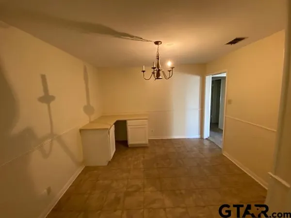 $1,600 | 5700 Foxcroft Road, Tyler, TX 75703