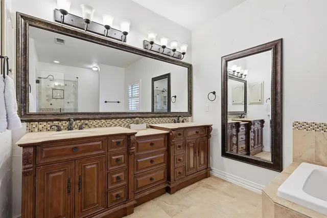 $950,000 | 192 Hollowtree Court, Coppell, TX 75019