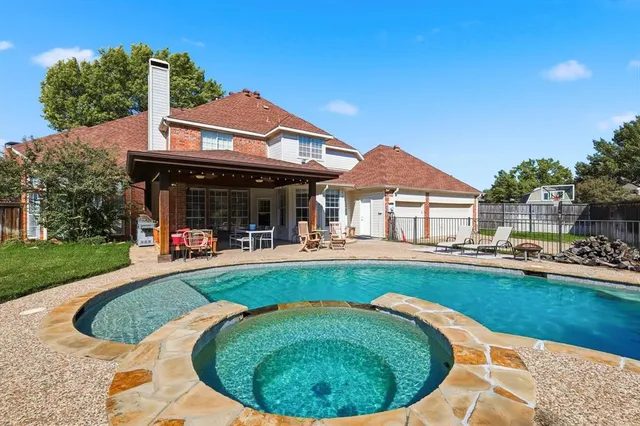 $950,000 | 192 Hollowtree Court, Coppell, TX 75019