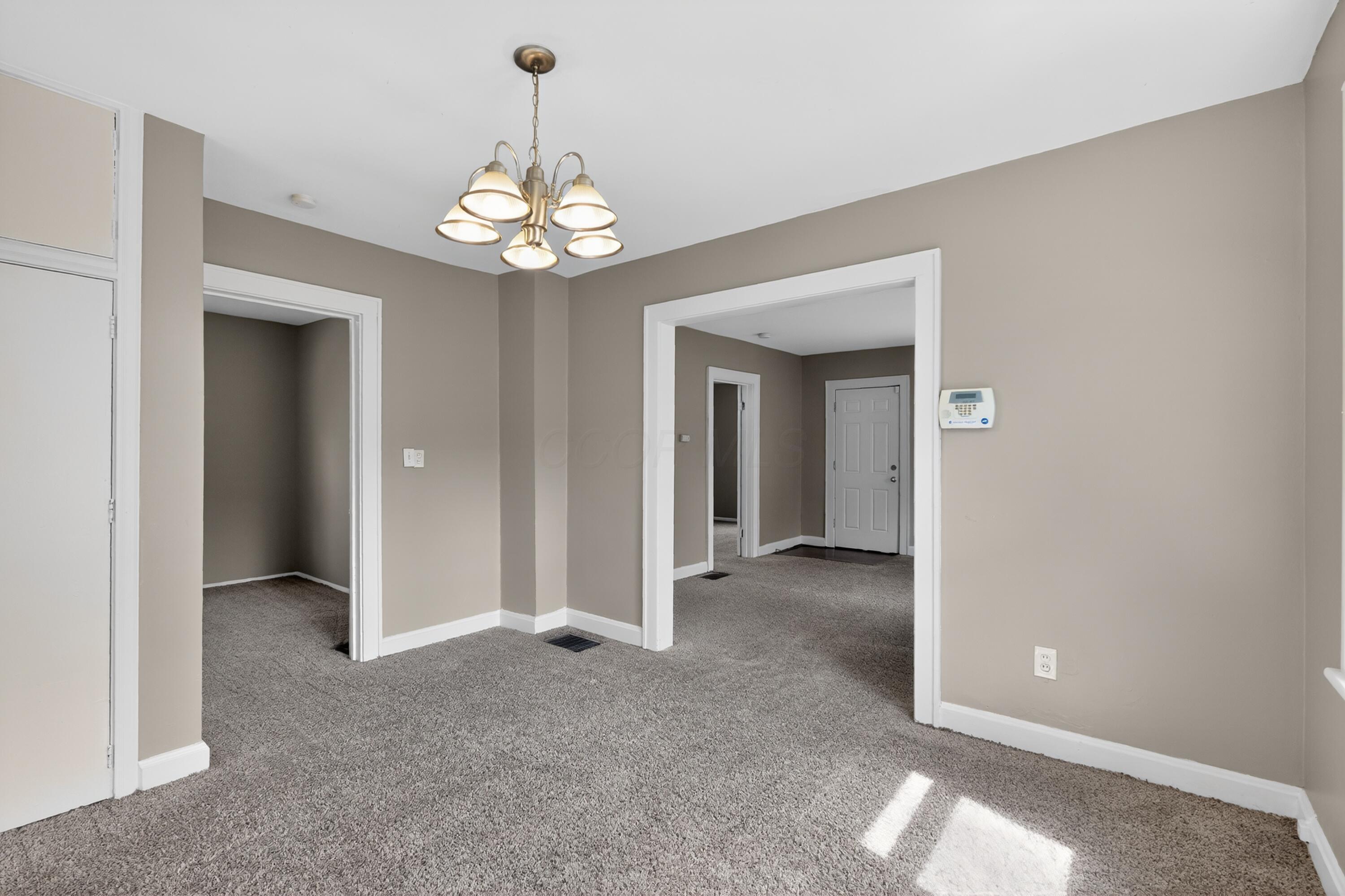 2025 Sale Road Columbus, OH 43224 - Photo 15 of 31 15_2025_Sale_Rd-Living_room-le-7