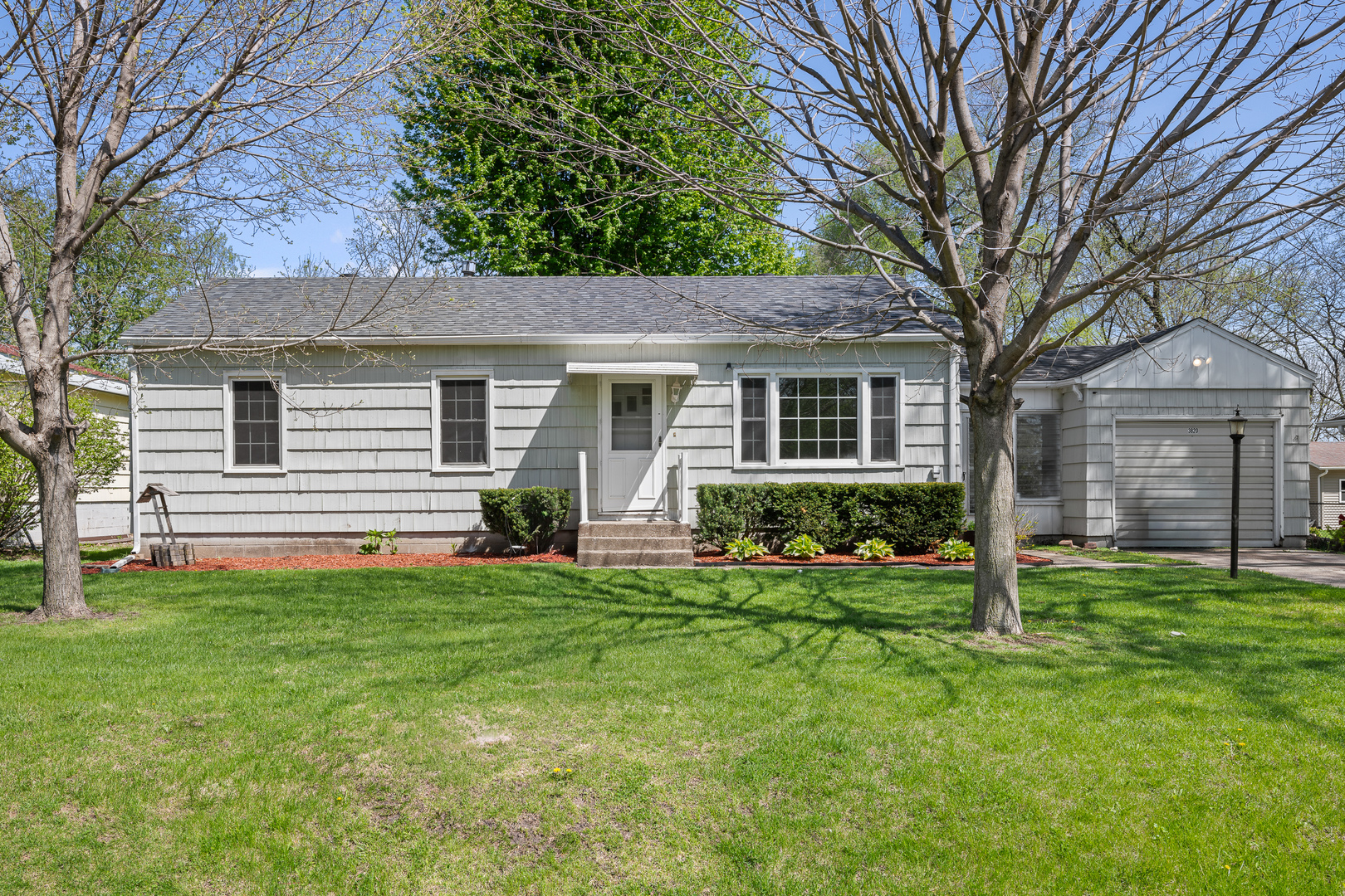 3820 15th Street Moline, IL 61265 - Photo 2 of 34