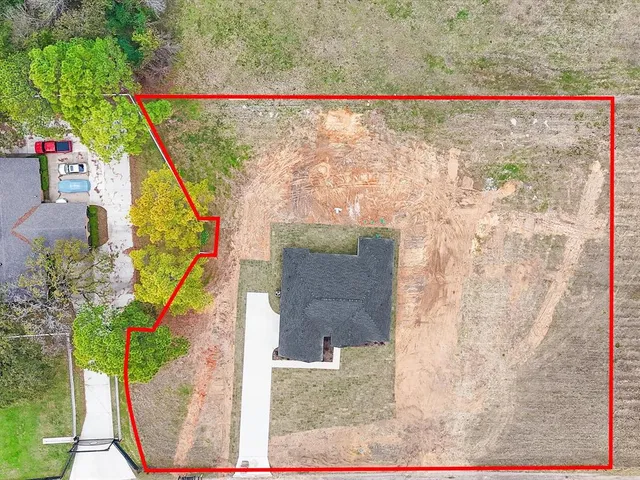 a view of a water fountain