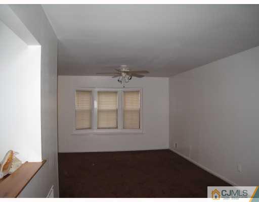1704 Timber Oaks Road Edison, NJ 08820 - Photo 3 of 10