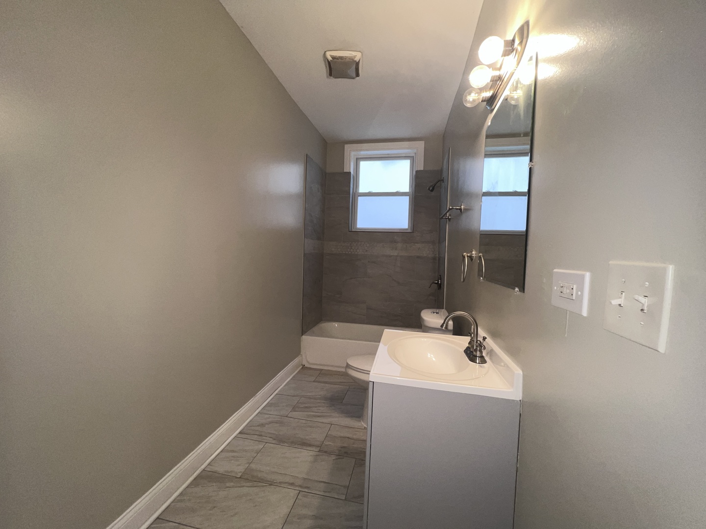 7057 South Normal Boulevard, Unit 1N Chicago, IL 60621 - Photo 11 of 37