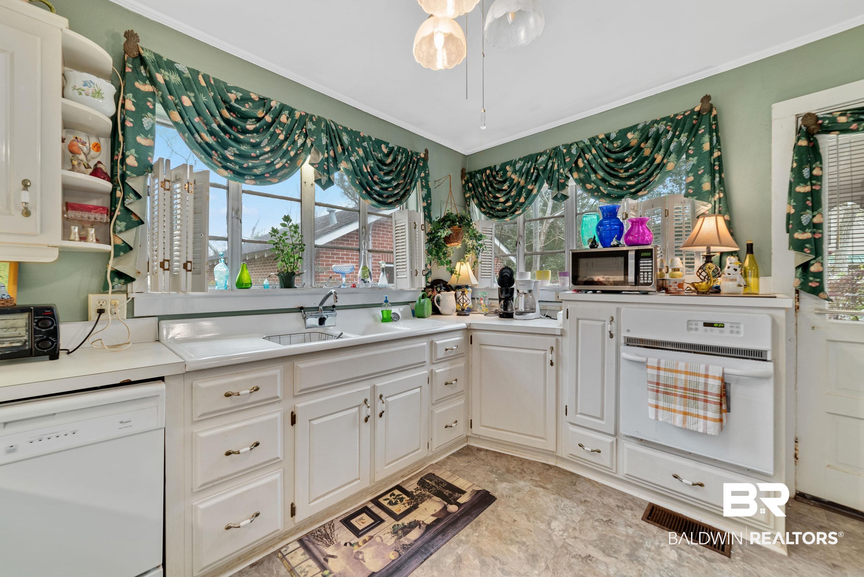 516 West Laurel Avenue Foley, AL 36535 - Photo 12 of 44