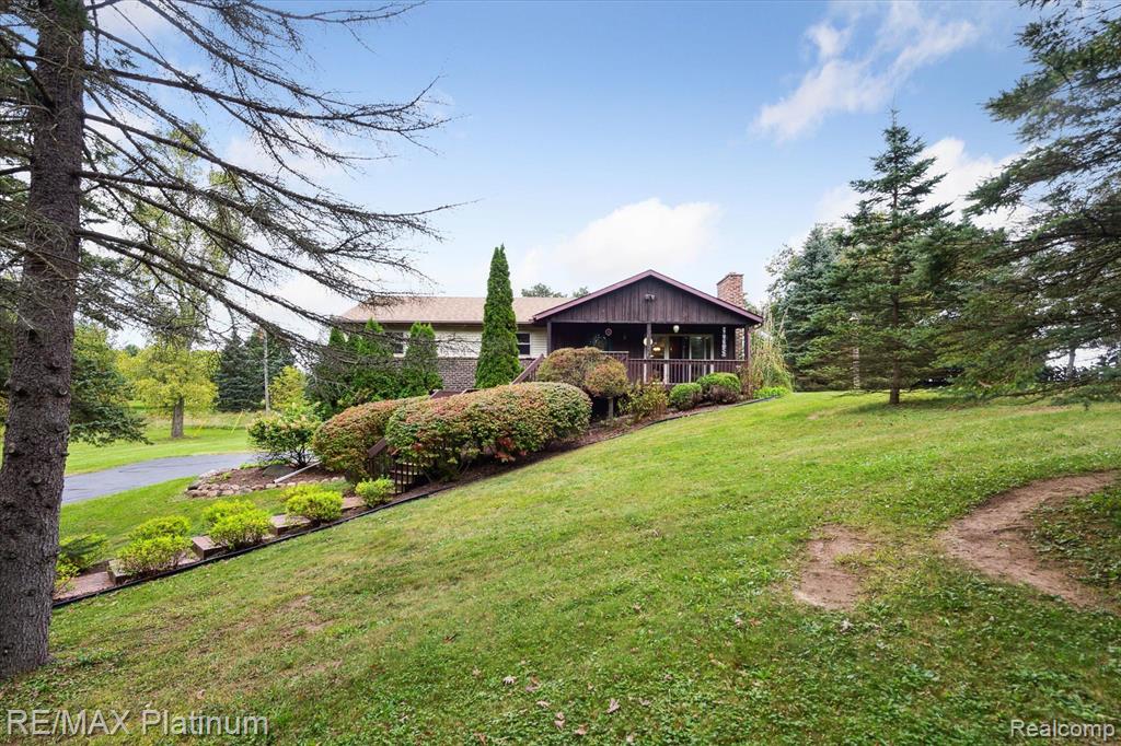 2876 Byron Road Howell, MI 48855 - Photo 1 of 31