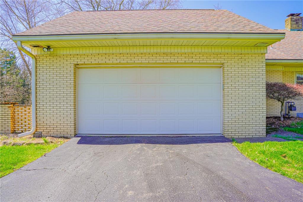 2913 North Mercer Street New Castle, PA 16105 - Photo 35 of 36 2 car garage