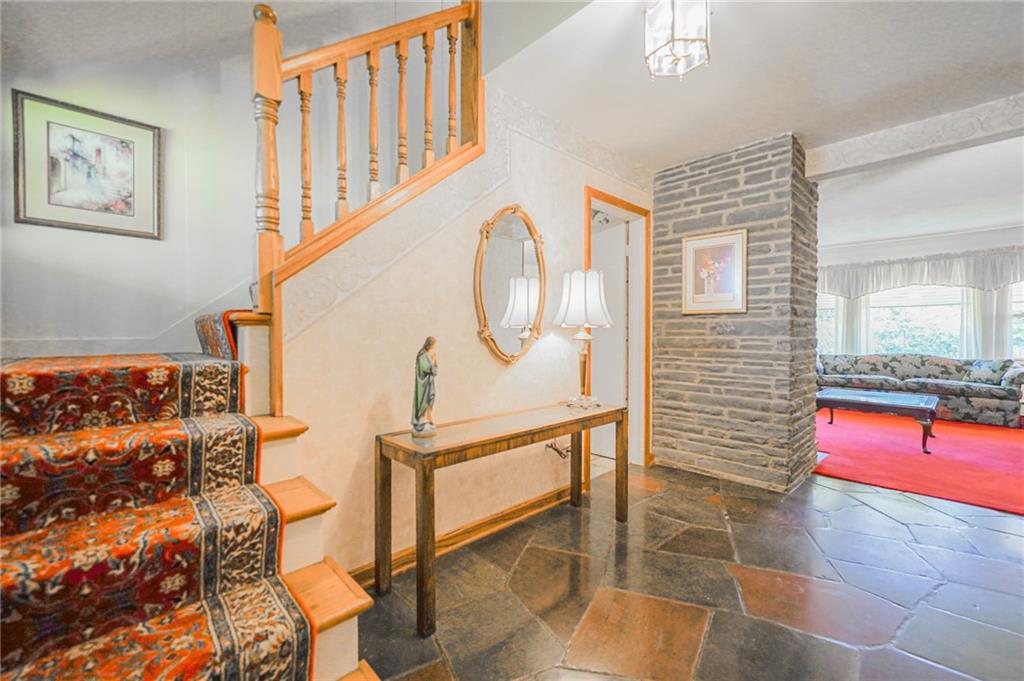 2913 North Mercer Street New Castle, PA 16105 - Photo 7 of 36 Foyer