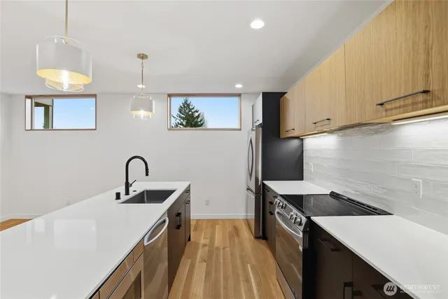 $1,325,000 | 3646A Greenwood Avenue North, Unit A, Seattle, WA 98103