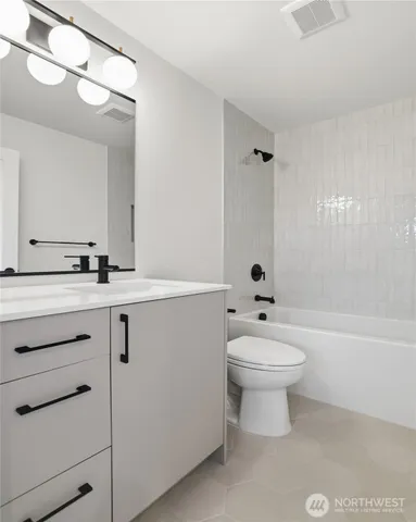 $1,325,000 | 3646A Greenwood Avenue North, Unit A, Seattle, WA 98103