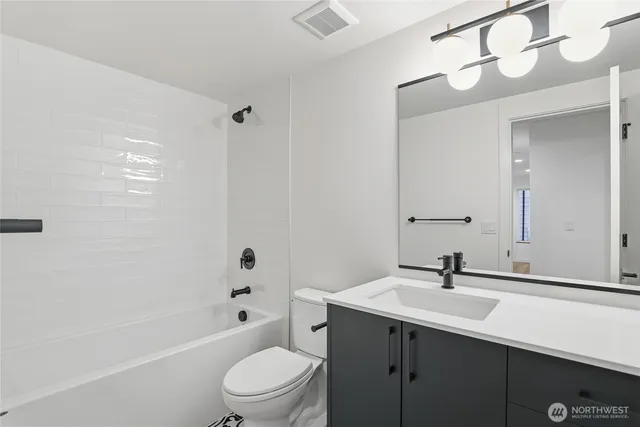 $1,325,000 | 3646A Greenwood Avenue North, Unit A, Seattle, WA 98103