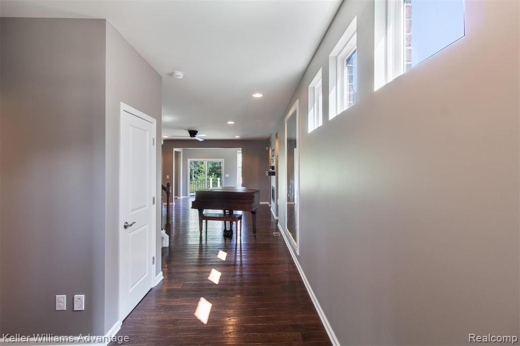 27679 Hartwick Circle Novi, MI 48374 - Photo 8 of 51