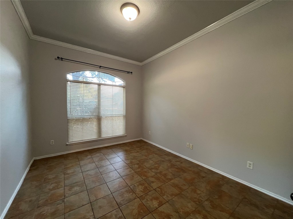 9301 Muskberry Cove Austin, TX 78717 - Photo 5 of 23 an empty room with windows