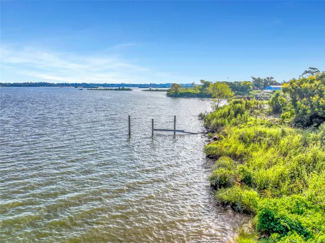 $930,000 | 17513 River Road, Channelview, TX 77530