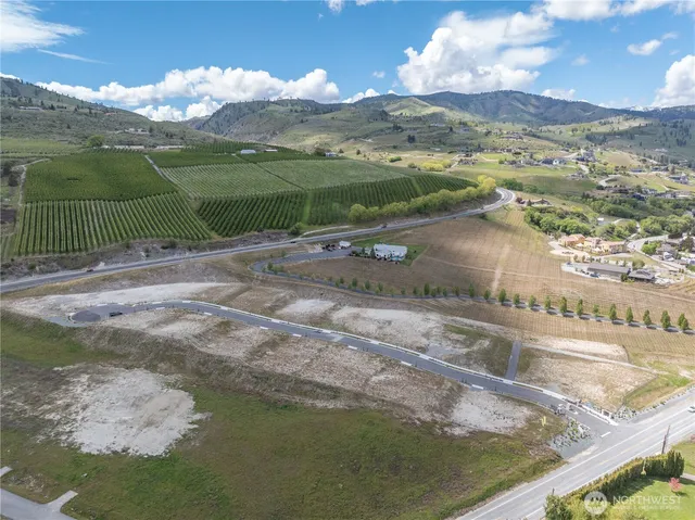 a view of a water from a yard