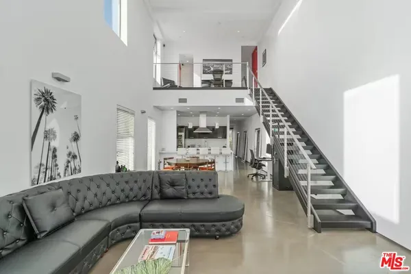 $4,750 | 611 North Bronson Avenue, Unit 10, Los Angeles, CA 90004