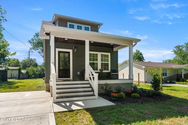 $349,000 | 911 Indiana Avenue, Etowah, TN 37331