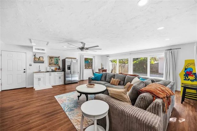 $749,999 | 2711 1st Avenue West, Bradenton, FL 34205