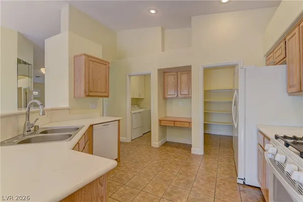 $2,495 | 8893 Rio Grande Falls Avenue, Las Vegas, NV 89178