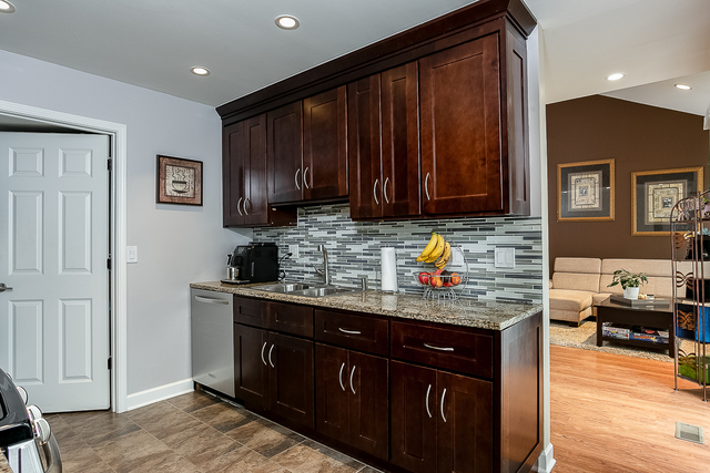 617 Sutton Court, Unit 617 Wheeling, IL 60090 - Photo 11 of 20