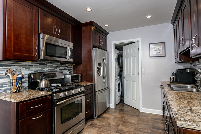 617 Sutton Court, Unit 617 Wheeling, IL 60090 - Photo 10 of 20