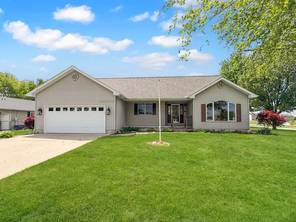 $449,900 | 409 Betty Court, Fisher, IL 61843
