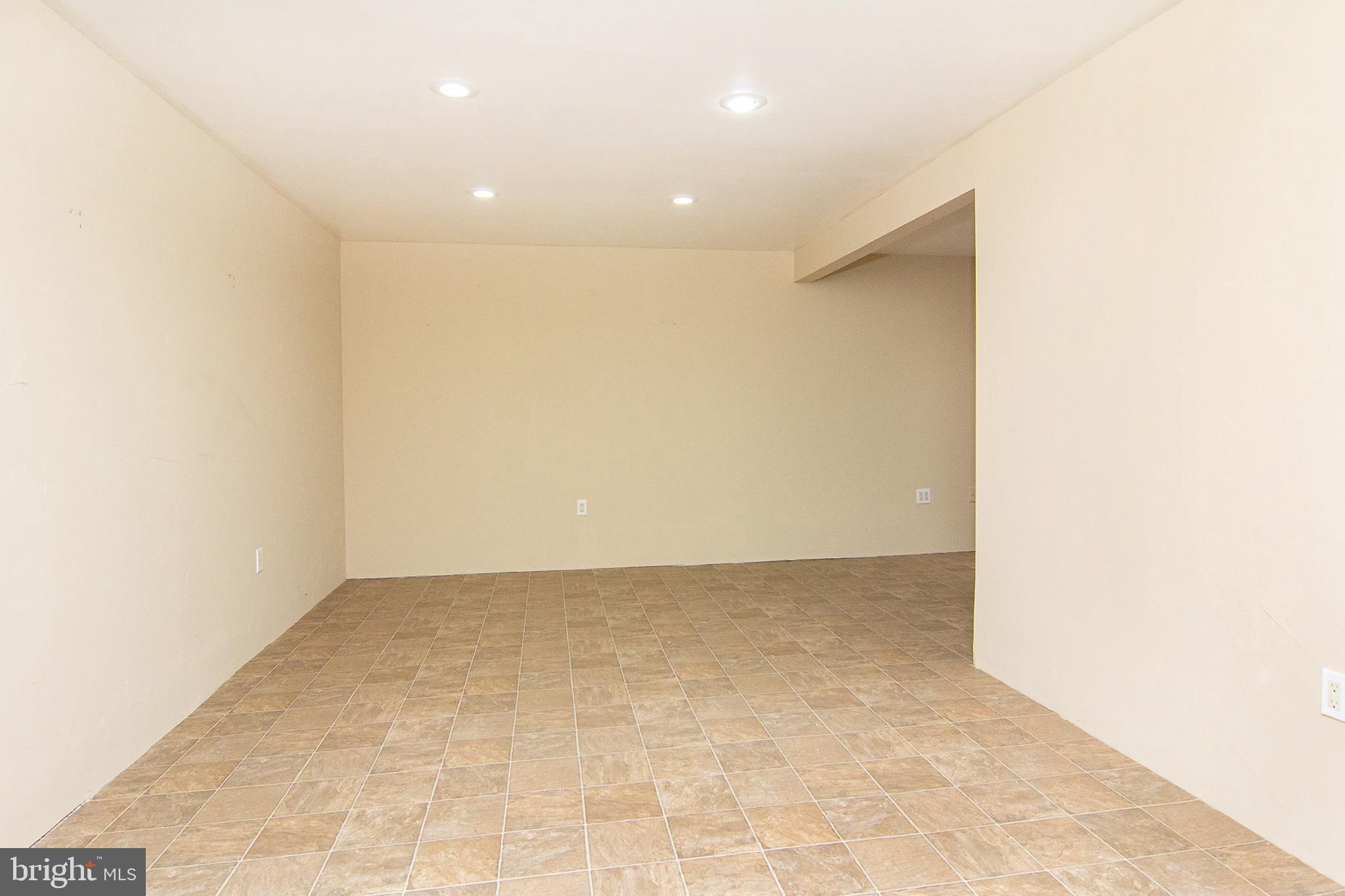 840 Century Street Hampstead, MD 21074 - Photo 16 of 34 a view of hallway with window