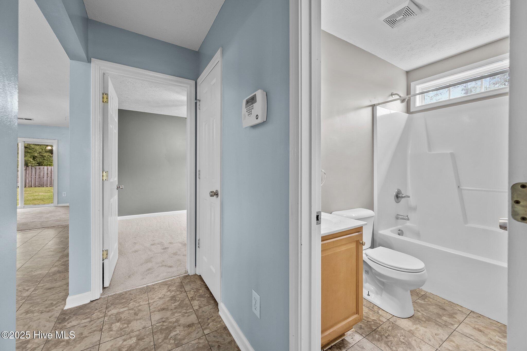 207 Jasmine Lane Jacksonville, NC 28546 - Photo 16 of 26 24-web-or-mls-_Z724875